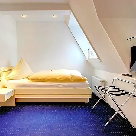Linde 3*